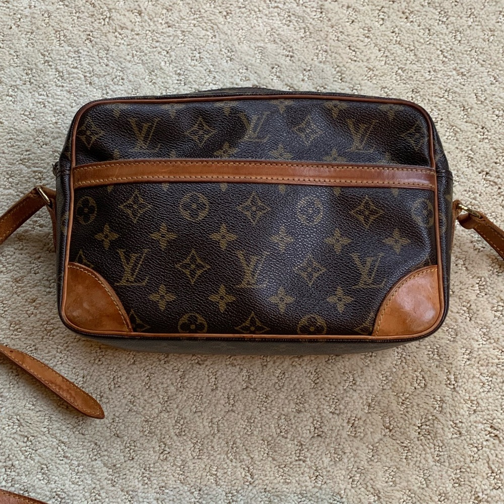 Louis Vuitton Shoulder Bag